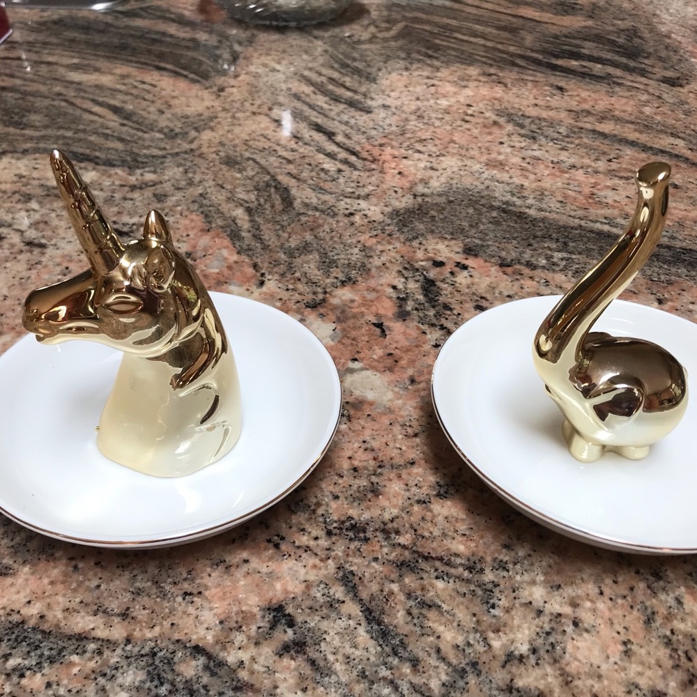 ⭐️JEWELRY/RING HOLDERS ⭐️BRAND NEW
Super cute unicorn and elephant